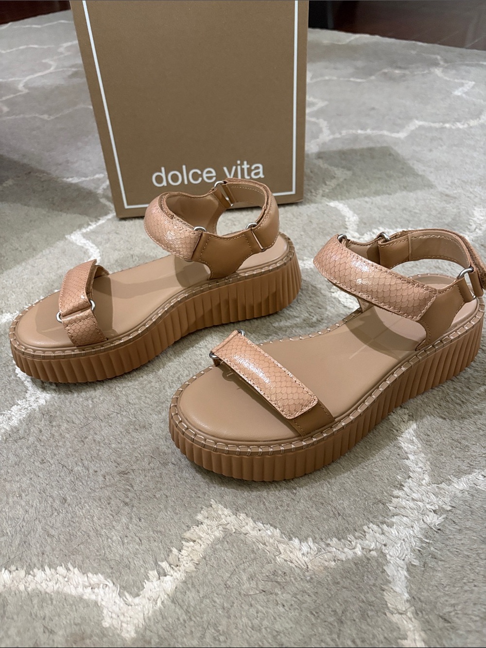 Dolce Vita Debra, Toffee embossed leather strap platform sandal size 7.5 - Picture 6 of 17